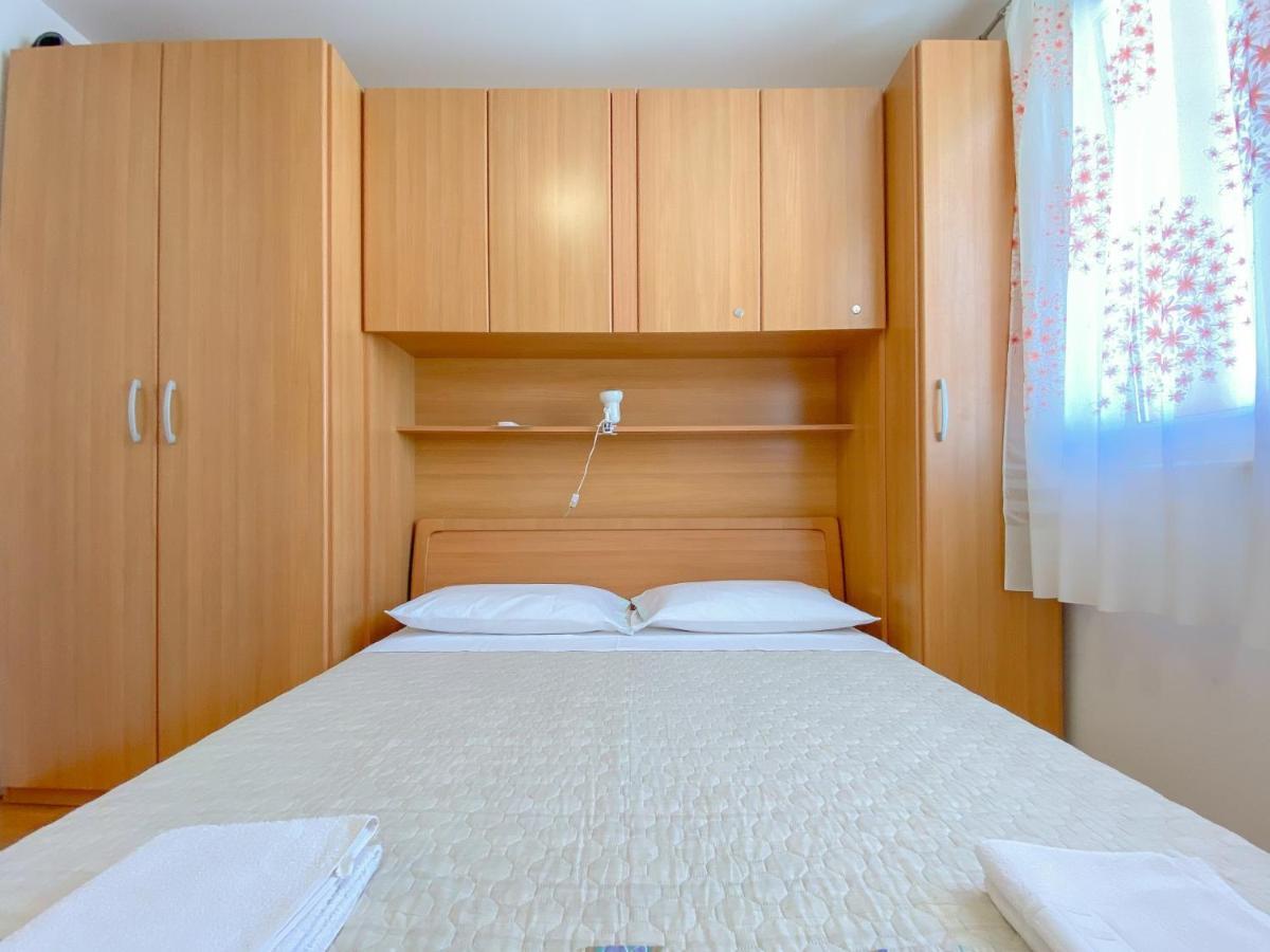 Vesna S Apartment Novigrad  Екстер'єр фото